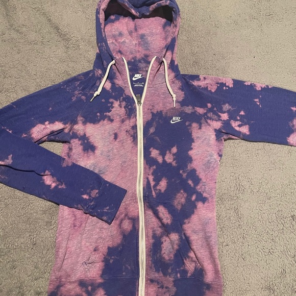 Nike Tops - NIKE zip up